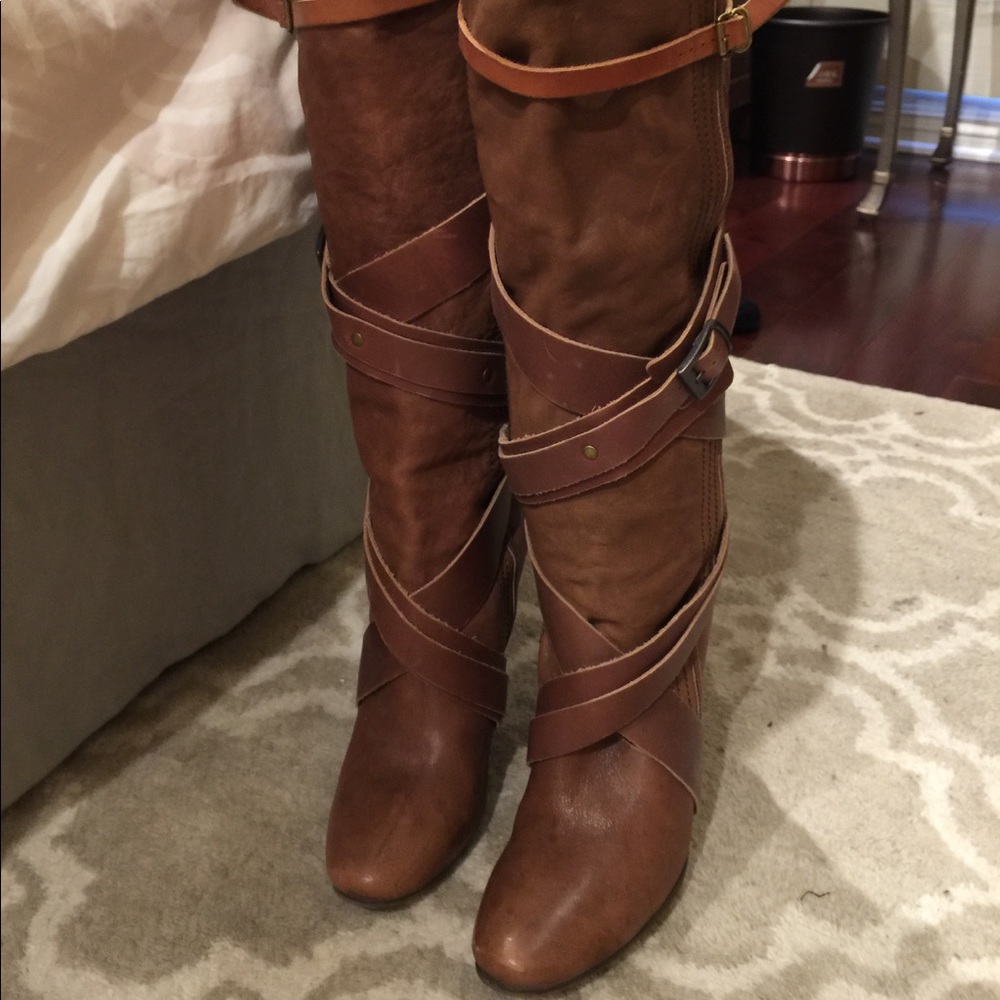 Chloe tan leather wrap around boots